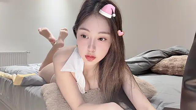 Snapshot of Aquarius-002 chatting on 10-24-25, 01:40 Aquarius-002 online show from 10-24-25, 01:40