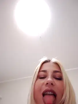 Snapshot of evakisimovareal chatting on 10-07-25, 04:04 evakisimovareal online show from 10-07-25, 04:04