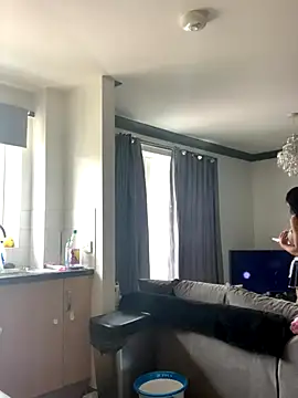 Snapshot of itsyourgirltee chatting on 09-17-25, 02:19 itsyourgirltee online show from 09-17-25, 02:19