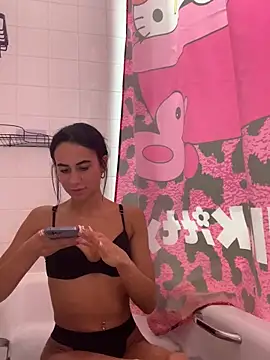 Snapshot of itsyourgirltee chatting on 10-29-25, 07:59 itsyourgirltee online show from 10-29-25, 07:59