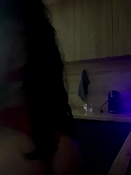 Snapshot of itsyourgirltee chatting on 12-02-25, 07:53 itsyourgirltee online show from 12-02-25, 07:53