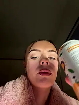 Snapshot of cutietootie02 chatting on 01-08-26, 06:16 cutietootie02 online show from 01-08-26, 06:16