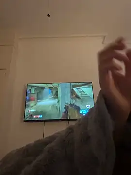 Snapshot of cutietootie02 chatting on 02-06-26, 12:52 cutietootie02 online show from 02-06-26, 12:52