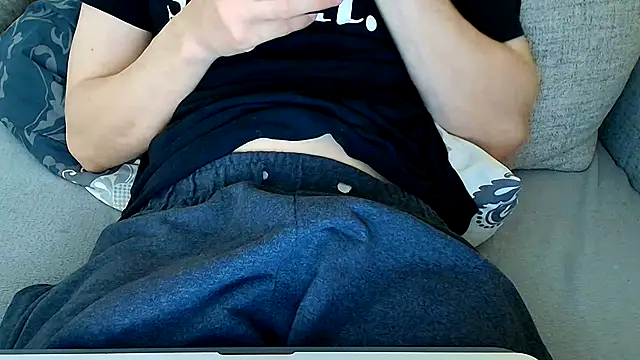Snapshot of Breezydicksn chatting on 05-20-26, 09:43 Breezydicksn online show from 05-20-26, 09:43