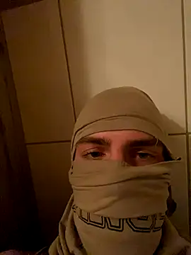 Snapshot of luiwithgoi chatting on 12-16-25, 03:39 luiwithgoi online show from 12-16-25, 03:39