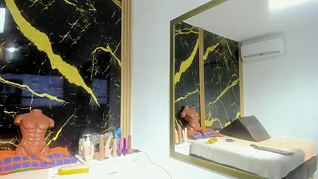 AdrianaVegga online show from 02-20-26, 03:25