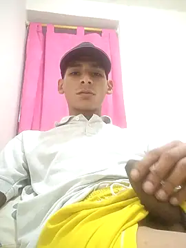 Snapshot of alex_colombiano chatting on 09-20-25, 03:18 alex colombiano online show from 09-20-25, 03:18