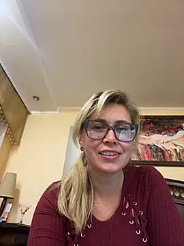 Crystal00Girl online show from 10-03-25, 09:45