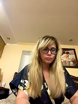 Crystal00Girl online show from 10-15-25, 10:10