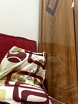 Snapshot of July-Asian chatting on 10-08-25, 10:35 July-Asian online show from 10-08-25, 10:35