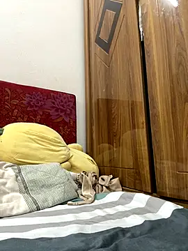 Snapshot of July-Asian chatting on 10-25-25, 02:56 July-Asian online show from 10-25-25, 02:56