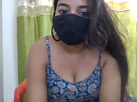 Snapshot of Little_toy_girl chatting on 09-15-25, 09:20 Little toy girl online show from 09-15-25, 09:20