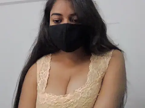 Snapshot of Little_toy_girl chatting on 10-11-25, 10:03 Little toy girl online show from 10-11-25, 10:03