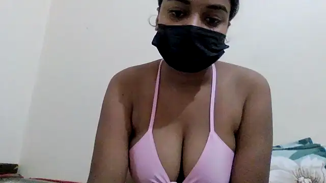 Snapshot of Little_toy_girl chatting on 07-11-26, 07:55 Little toy girl online show from 07-11-26, 07:55