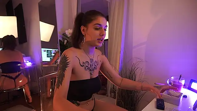 Snapshot of jeniffer_foxx chatting on 09-09-25, 05:18 jeniffer foxx online show from 09-09-25, 05:18