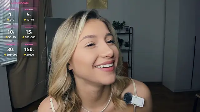 Snapshot of FaaBinaa chatting on 10-17-25, 07:22 FaaBinaa online show from 10-17-25, 07:22