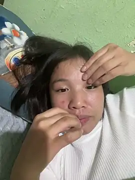 Snapshot of QueenLink chatting on 10-28-25, 04:42 QueenLink online show from 10-28-25, 04:42