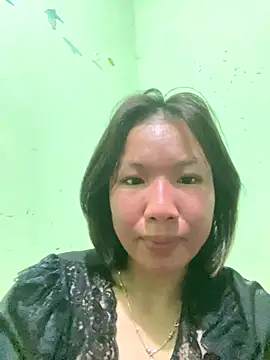 Snapshot of QueenLink chatting on 12-13-25, 10:37 QueenLink online show from 12-13-25, 10:37