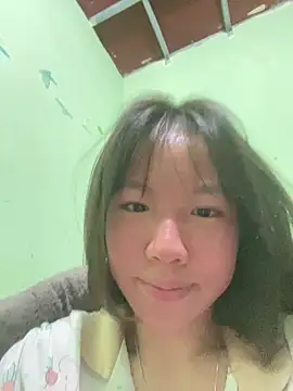 Snapshot of QueenLink chatting on 12-14-25, 10:03 QueenLink online show from 12-14-25, 10:03