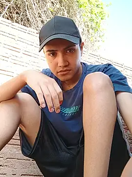 Snapshot of novinho_safado__ chatting on 05-20-26, 04:24 novinho safado online show from 05-20-26, 04:24