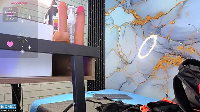 nena cupcake  online show from 11-26-25, 11:11