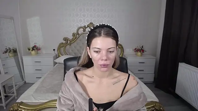 Snapshot of AmberTop chatting on 10-08-25, 06:22 AmberTop online show from 10-08-25, 06:22