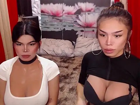 Snapshot of WILDROXIE chatting on 12-15-25, 04:39 WILDROXIE online show from 12-15-25, 04:39