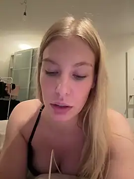 Chloemillerrxx online show from 11-11-25, 09:37