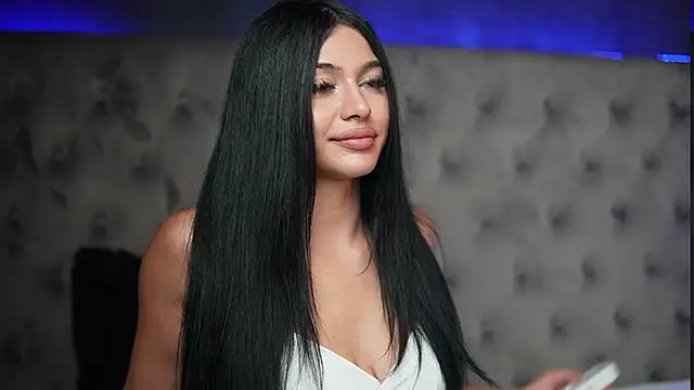 Snapshot of GiuliaSya chatting on 09-14-25, 08:41 GiuliaSya online show from 09-14-25, 08:41