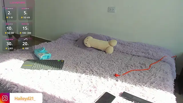 Snapshot of HaileyDuke chatting on 12-04-25, 01:20 HaileyDuke online show from 12-04-25, 01:20