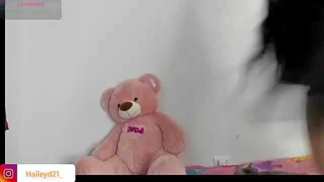 Snapshot of HaileyDuke chatting on 01-05-26, 10:57 HaileyDuke online show from 01-05-26, 10:57