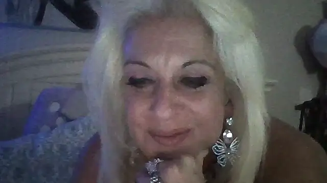 StacysMomXOXO online show from 10-22-25, 03:29
