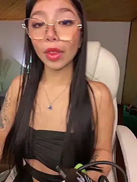 Maddy Piink online show from 11-16-25, 10:37