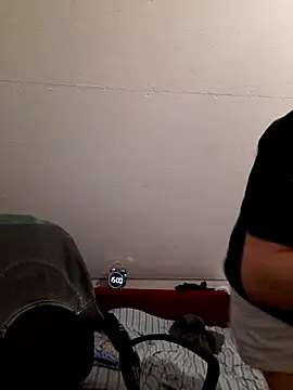 Snapshot of Liznat01 chatting on 02-04-26, 02:01 Liznat01 online show from 02-04-26, 02:01