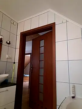 Snapshot of Liznat01 chatting on 03-20-26, 02:11 Liznat01 online show from 03-20-26, 02:11