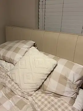 Snapshot of Layla_20_ chatting on 01-14-26, 08:47 Layla 20 online show from 01-14-26, 08:47