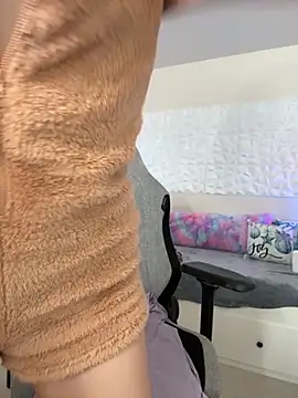 Snapshot of fantasyxwolf chatting on 12-01-25, 12:10 fantasyxwolf online show from 12-01-25, 12:10