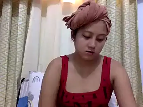 Snapshot of Sweet_baby21 chatting on 09-26-25, 07:34 Sweet baby21 online show from 09-26-25, 07:34