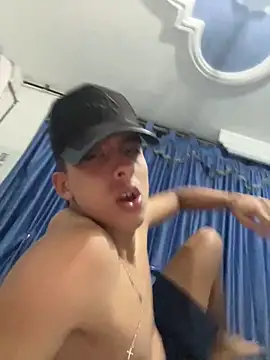 Snapshot of May_Blackx chatting on 09-27-25, 04:28 May Blackx online show from 09-27-25, 04:28