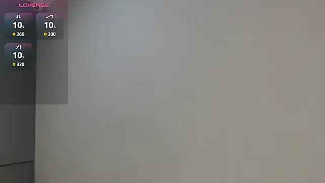 Snapshot of CharlotteCottin chatting on 10-10-25, 11:09 CharlotteCottin online show from 10-10-25, 11:09