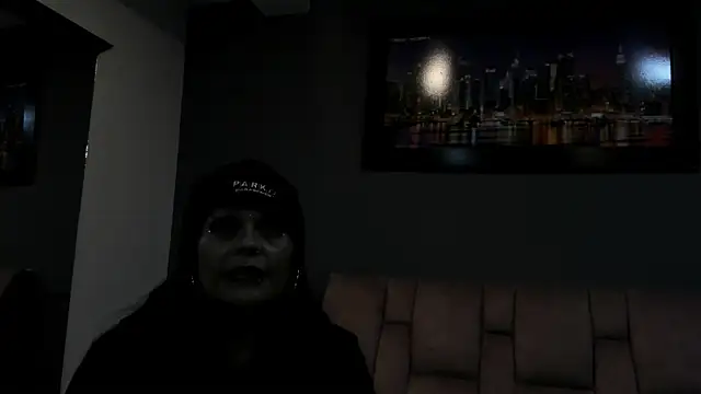 Snapshot of CharlotteCottin chatting on 05-15-26, 11:06 CharlotteCottin online show from 05-15-26, 11:06