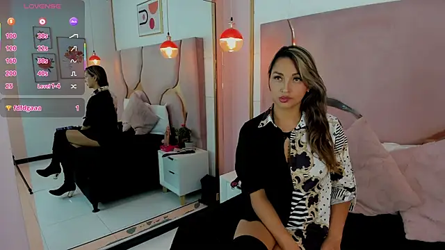 Maiyajoness online show from 12-20-25, 04:30