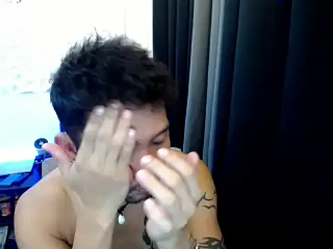 Snapshot of Thefriskyasian chatting on 10-01-25, 01:00 Thefriskyasian online show from 10-01-25, 01:00