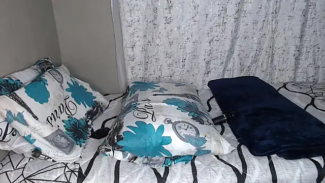 Lunalee online show from 12-21-25, 05:14