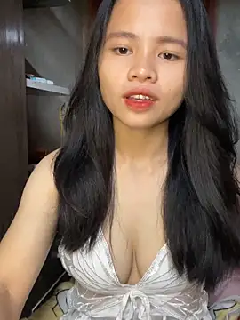 Snapshot of Hana-44 chatting on 12-23-25, 01:36 Hana-44 online show from 12-23-25, 01:36