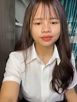 Snapshot of Hana-44 chatting on 02-05-26, 04:28 Hana-44 online show from 02-05-26, 04:28