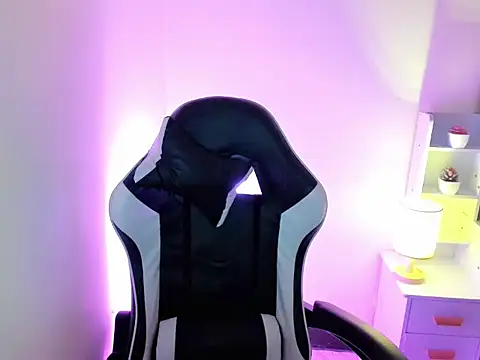 Snapshot of bigcocknathalie69 chatting on 09-15-25, 08:25 bigcocknathalie69 online show from 09-15-25, 08:25