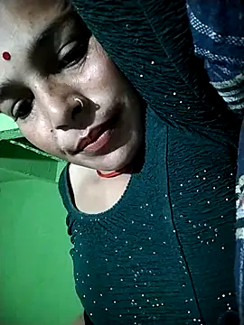 Snapshot of Hot_Kajal5 chatting on 10-21-25, 01:06 Hot Kajal5 online show from 10-21-25, 01:06