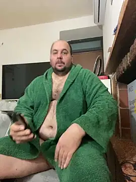 Snapshot of Roma84000 chatting on 02-18-26, 07:32 Roma84000 online show from 02-18-26, 07:32