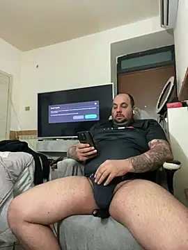 Snapshot of Roma84000 chatting on 02-20-26, 07:47 Roma84000 online show from 02-20-26, 07:47